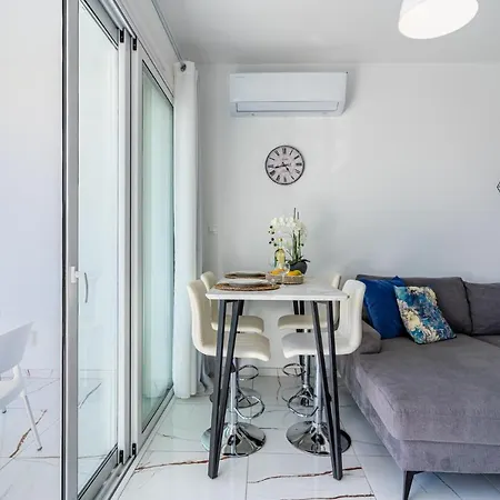 Appartement La Casa 1-br Apt In Larnaca
